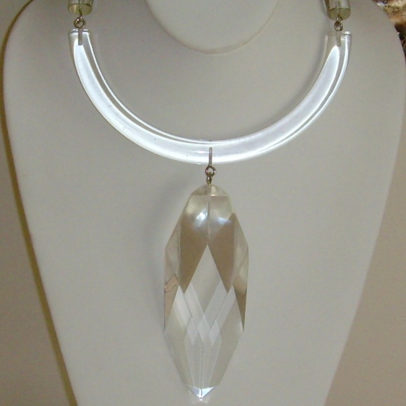 Judith Hendler Clear Lucite Collar Necklace - Picture 6 of 16
